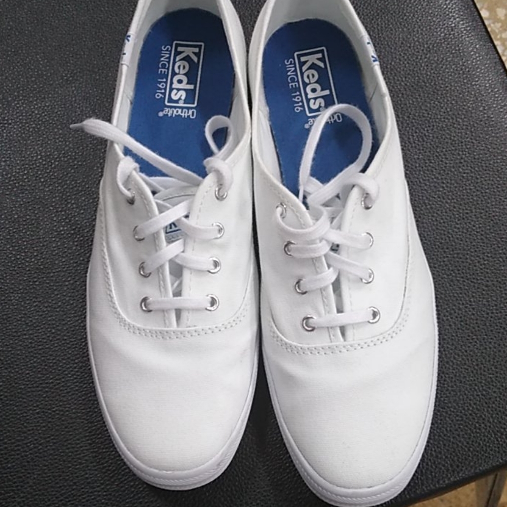 EUC Keds Ortholite sneakers